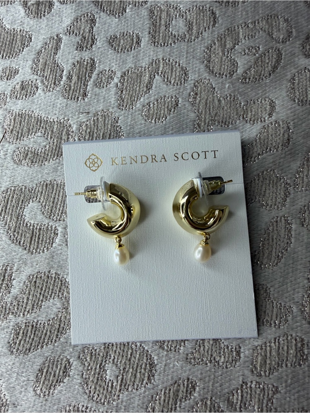 NWT Kendra Scott Oakland Pearl Earrings